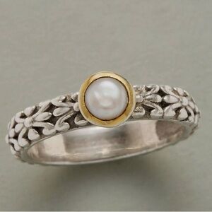 Elegant Sundance Pearl Golden Corona Band Ring